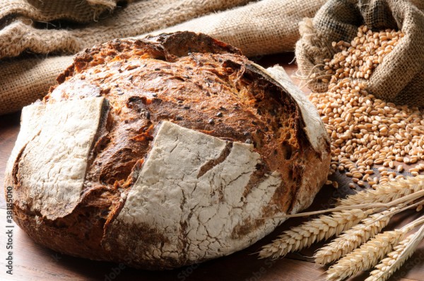 Wunschmotiv: Freshly baked traditional bread #38185010