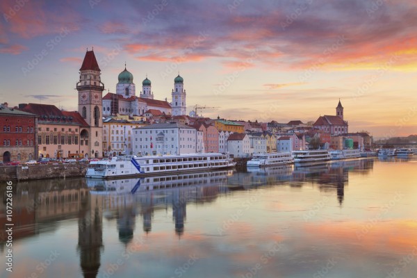 Wunschmotiv: Passau. Passau skyline during sunset, Bavaria, Germany. #107226186
