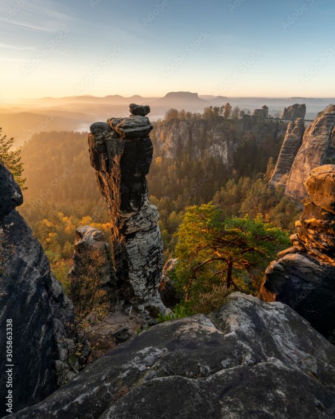 Wunschmotiv: Wehlnadel mit Bastei zum Sonnenaufgang im Elbsandsteingebirge Sächsische Schweiz #30586